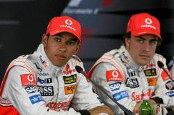 英雄联盟总决赛-迈凯伦绝杀索伯车队，阿隆索统治全场