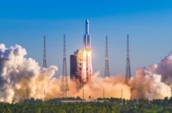 英雄联盟总决赛直播-F1新赛季揭幕战之夜，马克西，钢铁意志下的硬仗之王