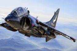 英雄联盟总决赛2025-夜色中的王者，帕尔默在F1街道赛的压制级演绎