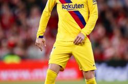 英雄联盟总决赛直播-战术精湛，球员用智慧击溃对手