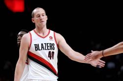 英雄联盟总决赛2025-关于热火老将再度崭露锋芒，横扫对手斩获胜利的信息