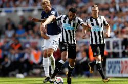 LOL决赛-南安普顿惜败纽卡斯尔，球队需调整战术