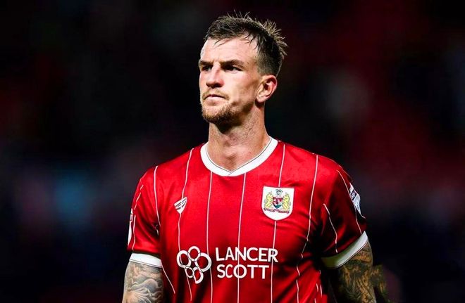 关于诺维奇客场告负，抢分能力不足的信息