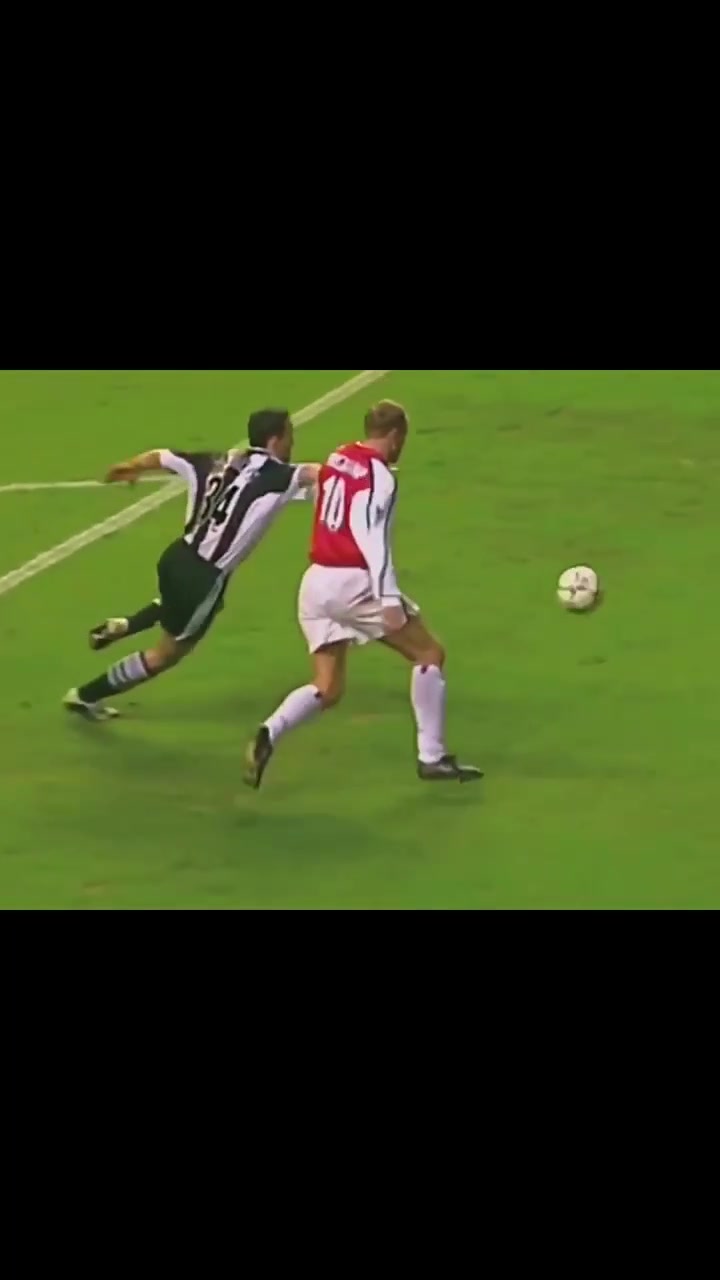 精妙配合造就进球奇迹,令人动容 精妙配合造就进球奇迹,令人动容