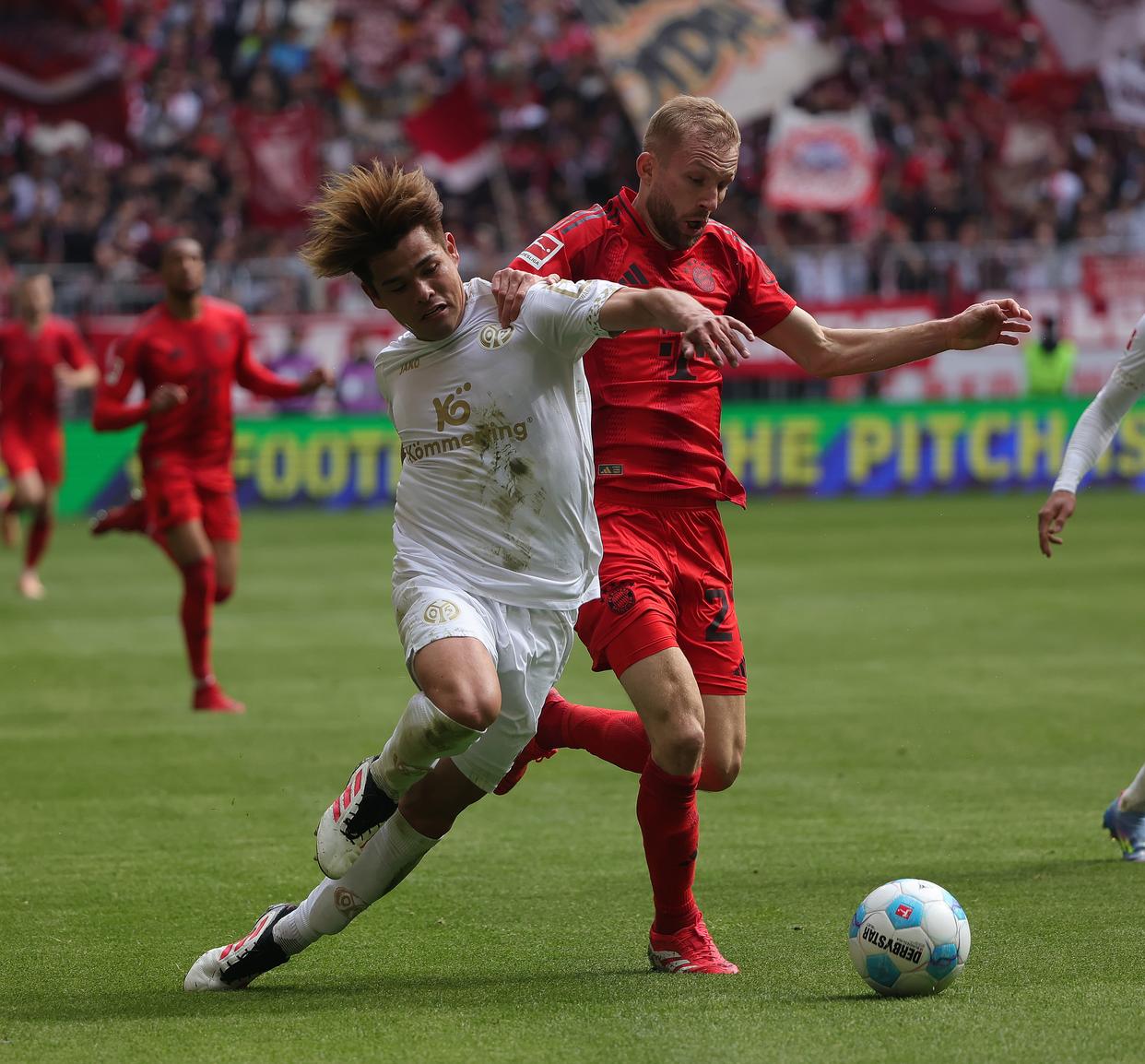 美因茨队在足球场上取得连战连捷 美因茨队在足球场上取得连战连捷