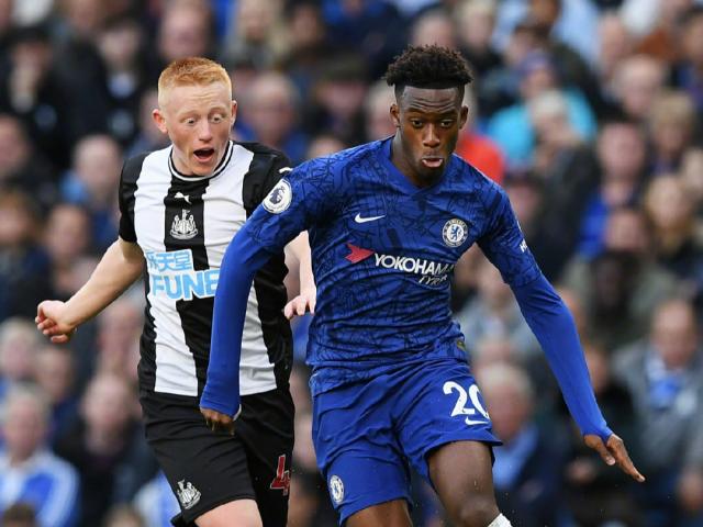 关于蓝军客场战平荷甲劲旅，小组领先稳固的信息