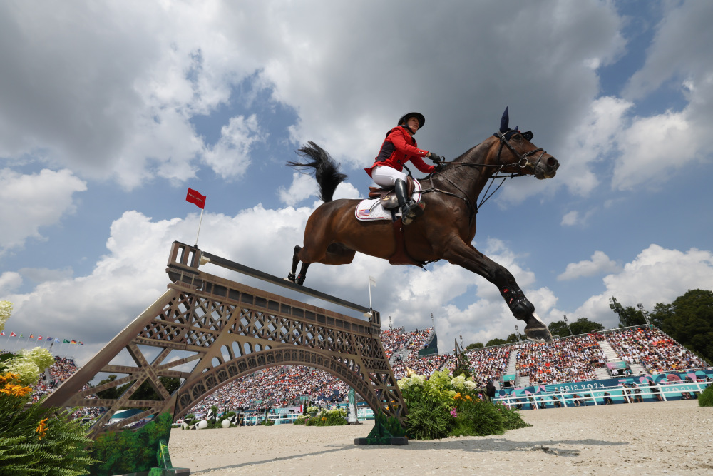 科威特选手在马术比赛中领跑 科威特选手在马术比赛中领跑
