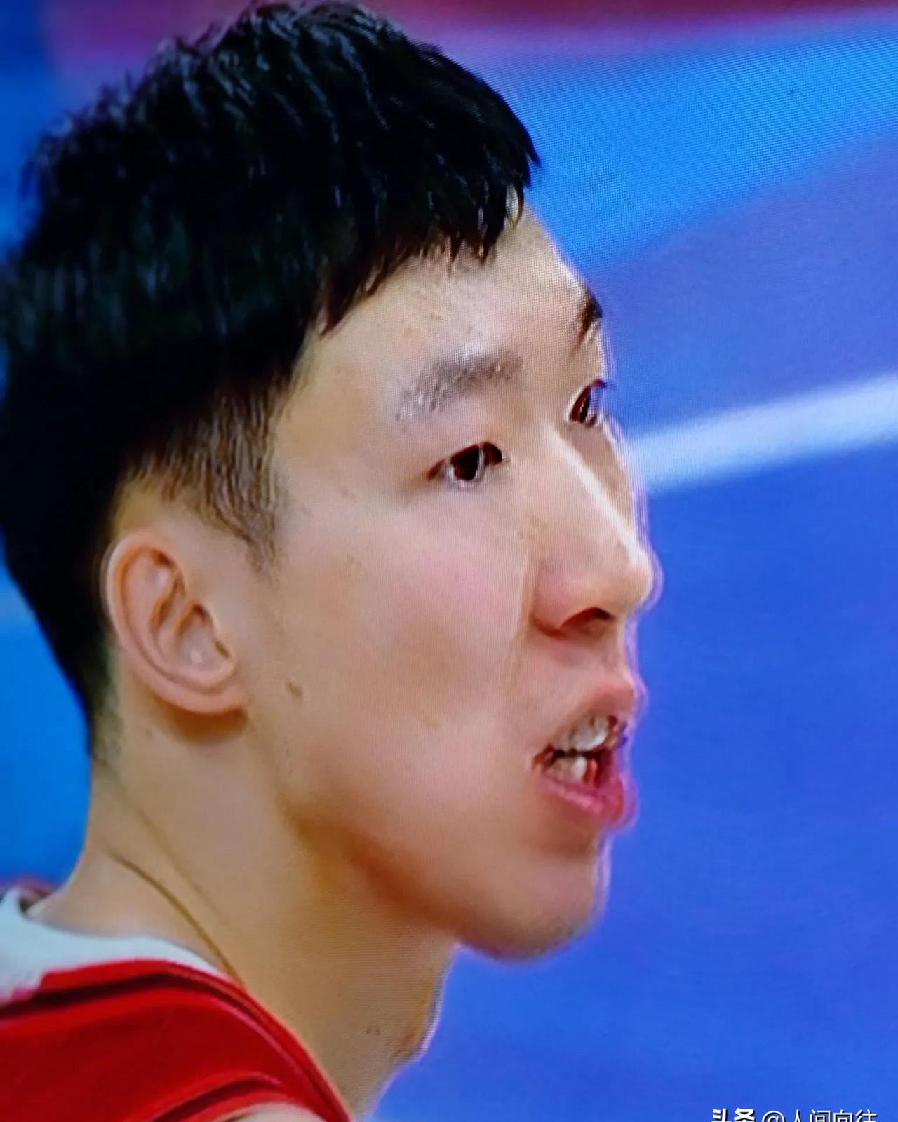 关于热火前锋周琦在场上展现多面手实力的信息