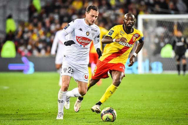 尼斯客场战胜朗斯，保持上升势头的简单介绍