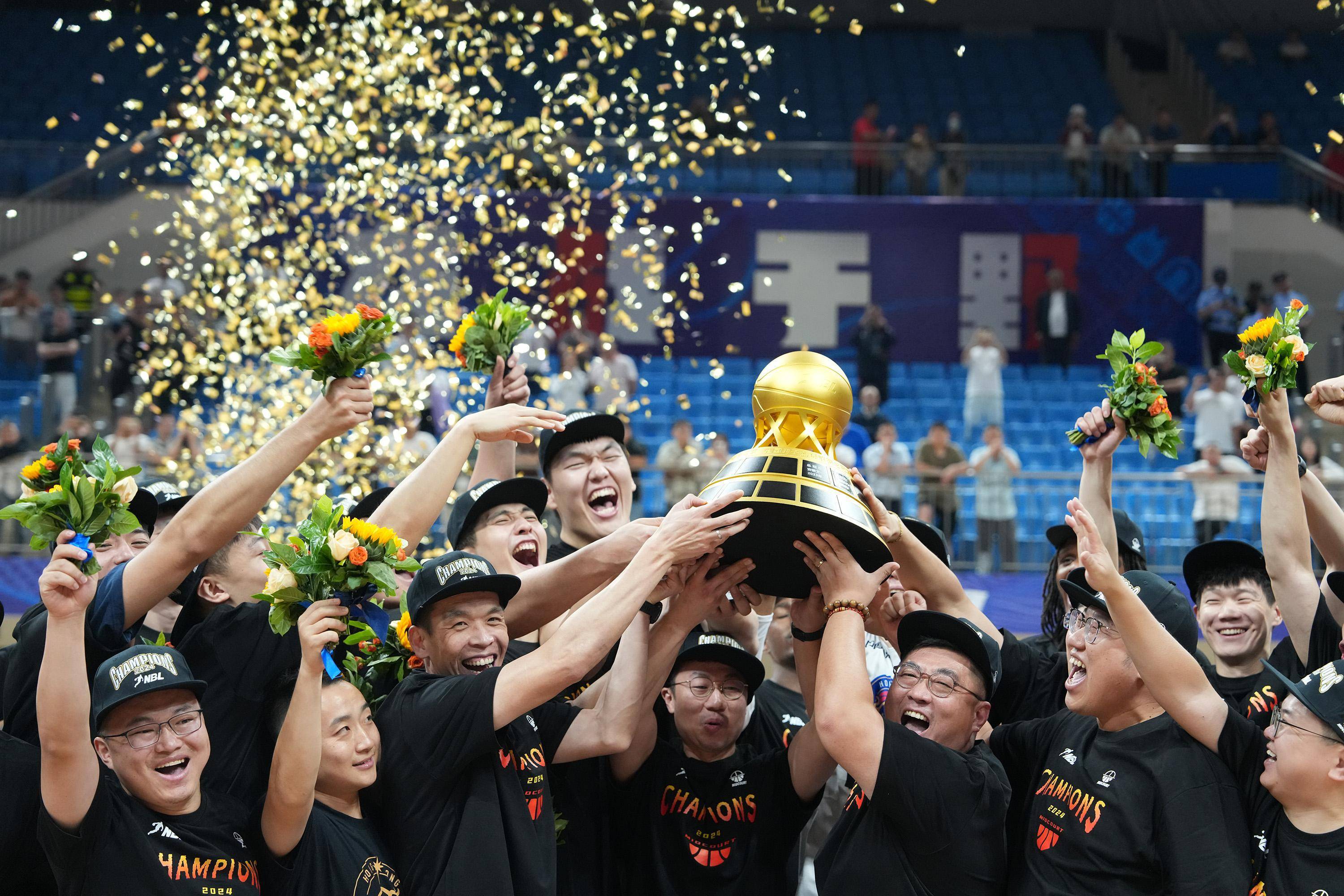 关于体育界新闻大事:中国篮球联赛热度不减的信息 关于体育界新闻大事:中国篮球联赛热度不减的信息