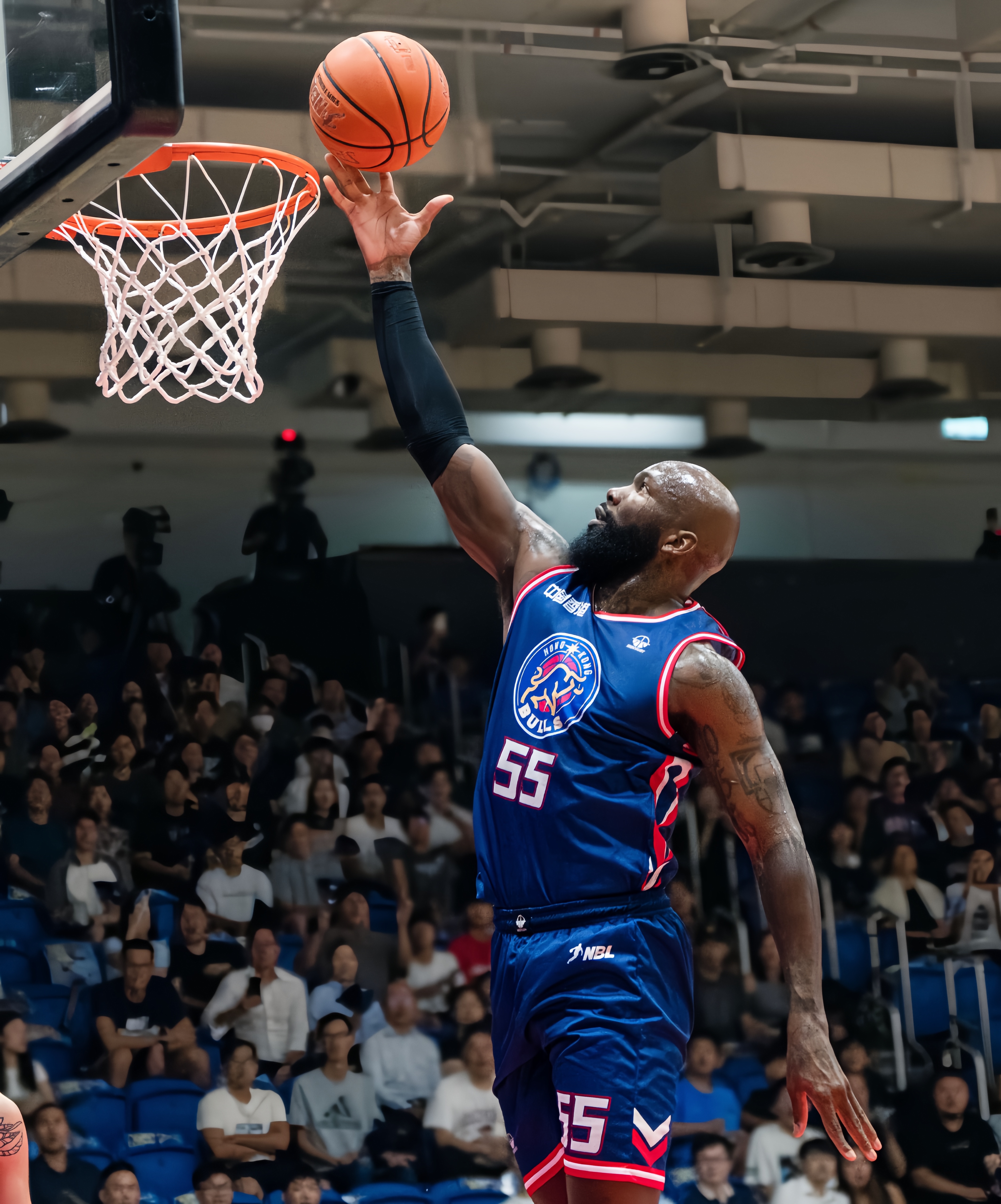 包含篮球比赛中一位实力强劲的球员刷新个人得分纪录的词条 包含篮球比赛中一位实力强劲的球员刷新个人得分纪录的词条