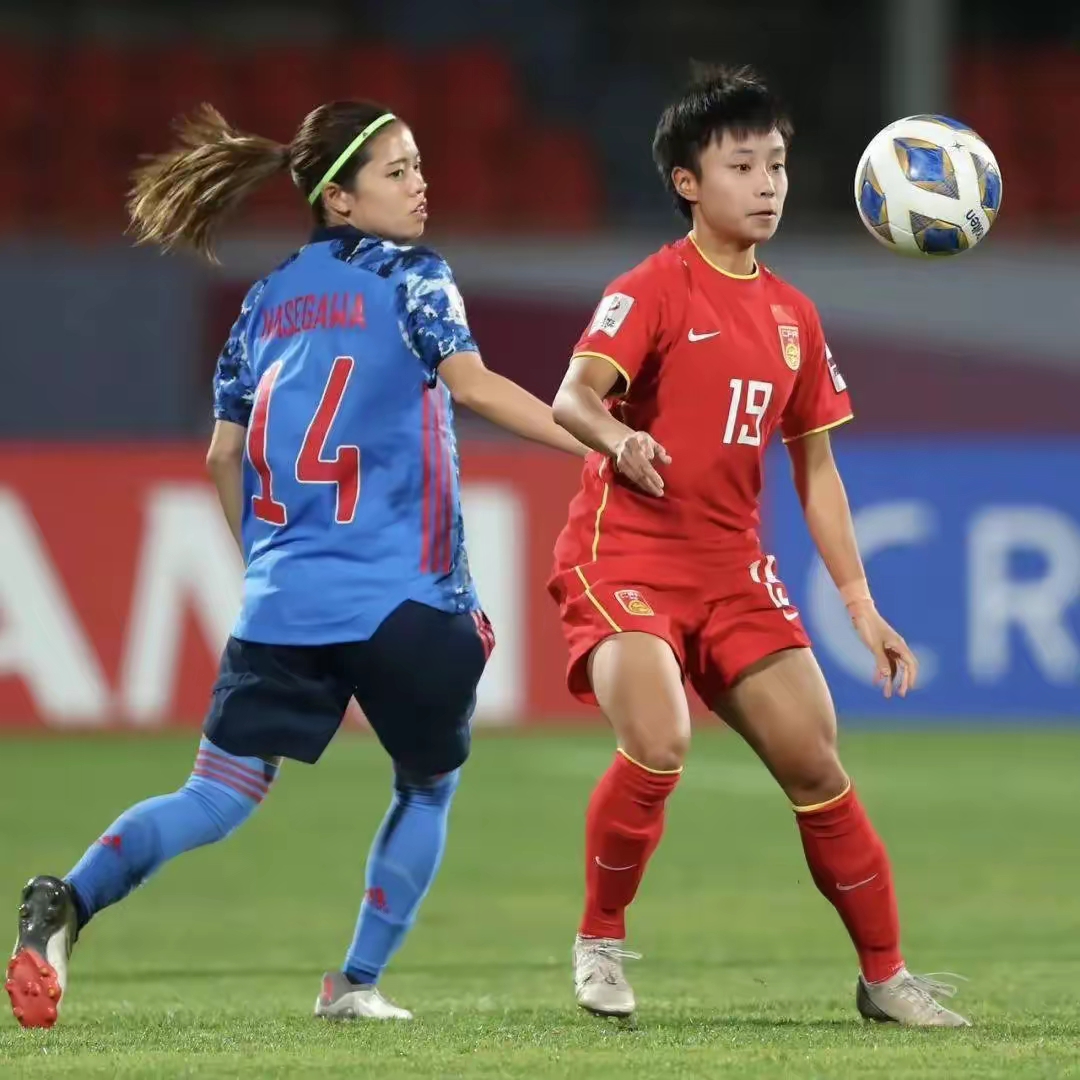 国内女足集训队在锻炼中展现高水平