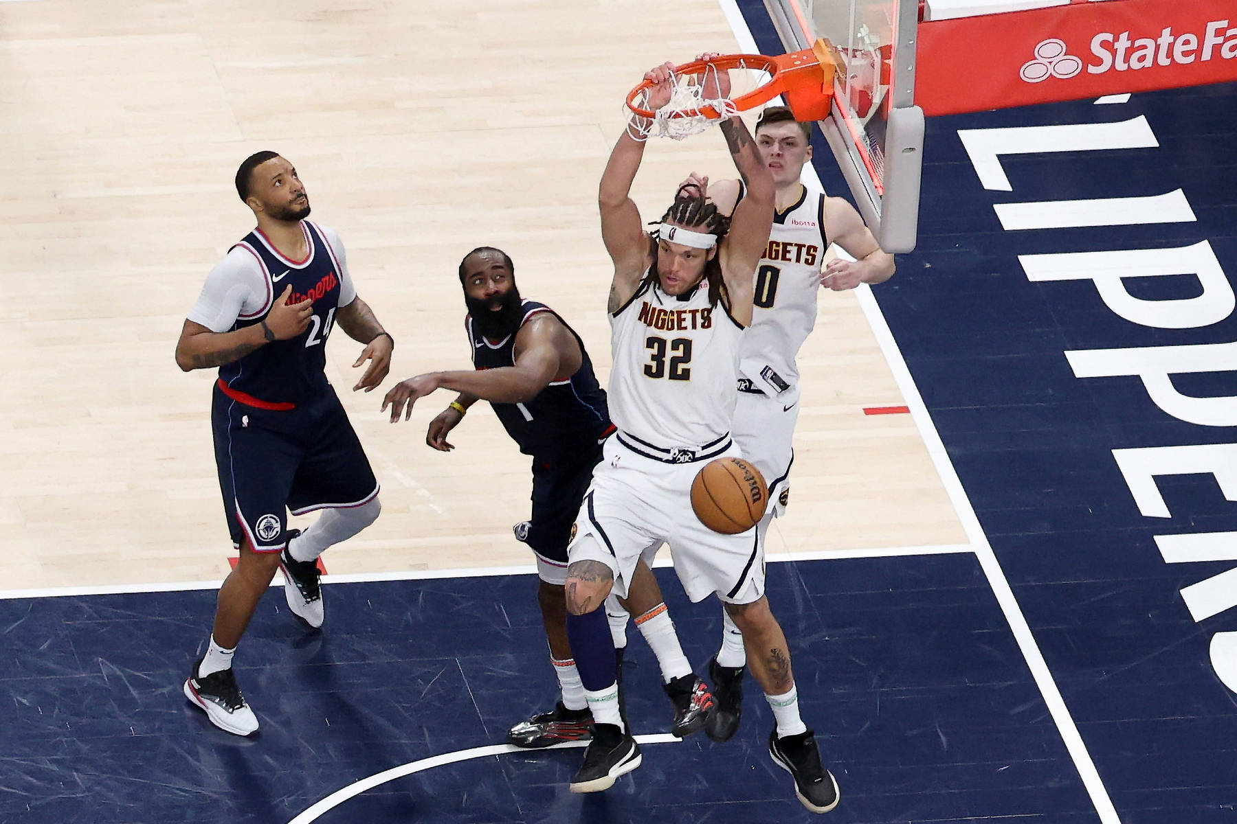 阿斯顿马丁绝杀迈凯伦，阿隆索刷新纪录