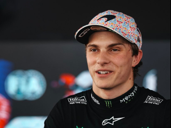 梅赛德斯险胜索伯车队，皮亚斯特里高光表现