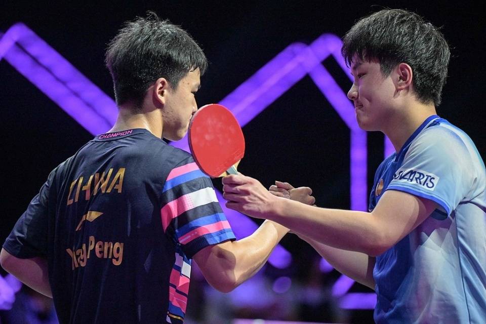 德国队横扫中国队,张本智和扛起全队 德国队横扫中国队,张本智和扛起全队