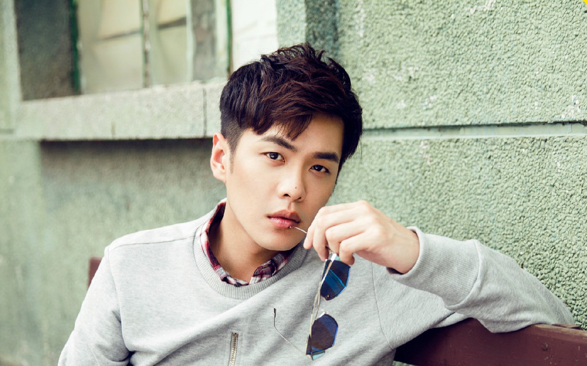 跨界破局,当足球巨星坎特在橄榄球硬仗中点燃澳大利亚