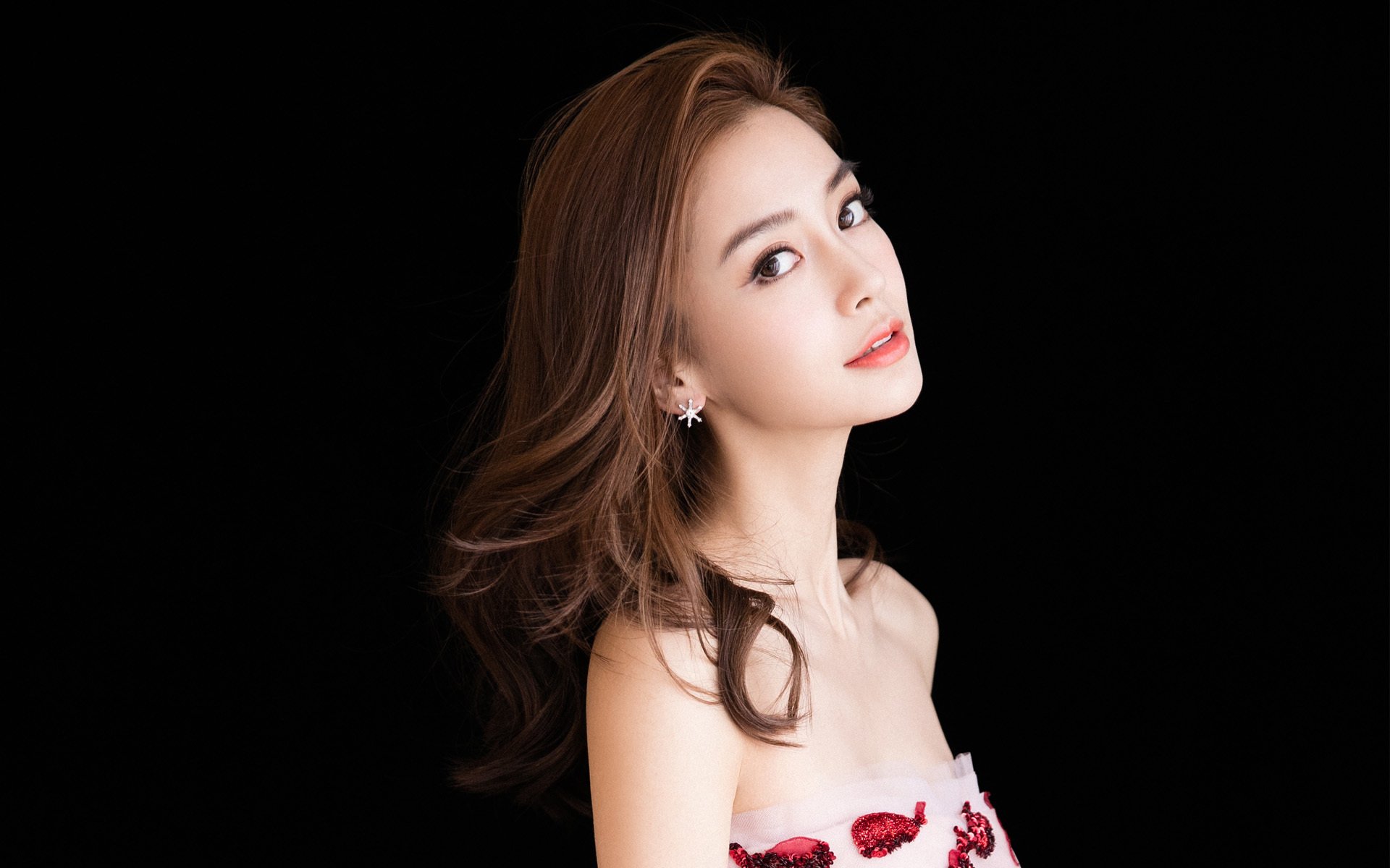南美风暴席卷沙漠,2026世界杯豪门对决,智利击碎加纳黑星神话,罗德里戈王者加冕
